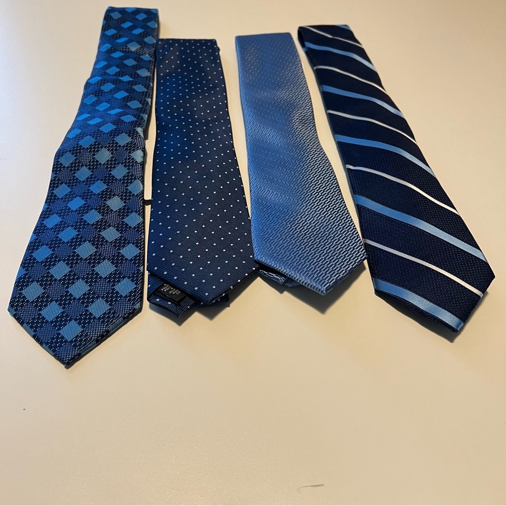 Michael Kors, Perry Ellis and Club Room Men's Blue Tie Set